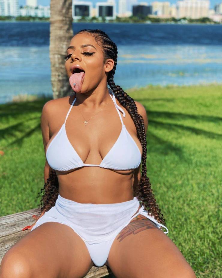 Her Tongue Brings Her Tons Of Money