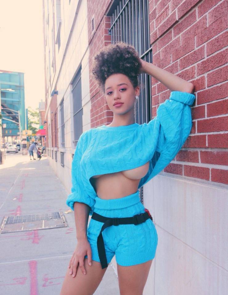 Get Ready For Some Tasty Underboob Pics