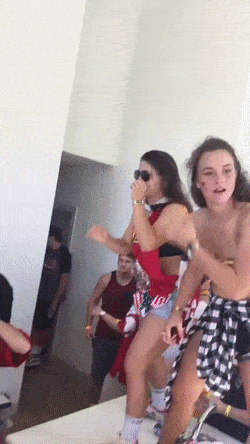 these girls know how to grab attention 32 gifs 2.html - 1 HD GIF | Premium Gallery 2019