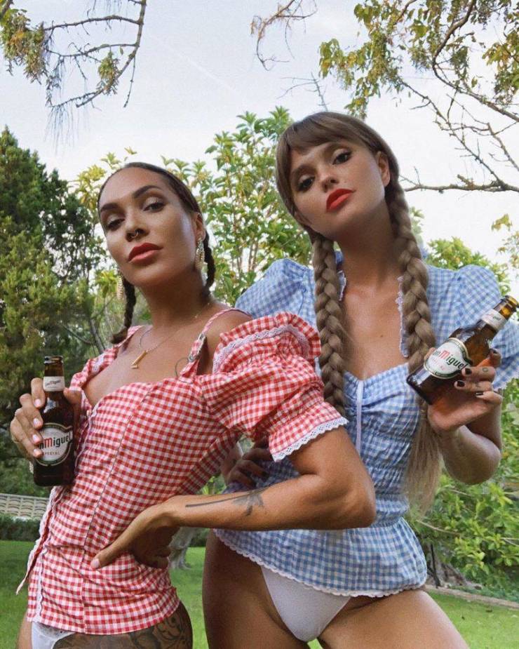 Busty Girls And Seas Of Beer – Oktoberfest 2019