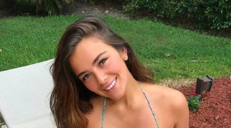 Beautiful Summer Loving Bikini Girls