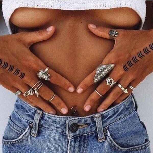 Get Ready For Some Tasty Underboob Pics