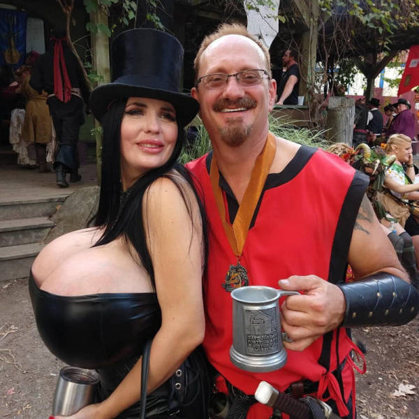 This Woman Just Can’t Stop Enlarging Her Breasts…