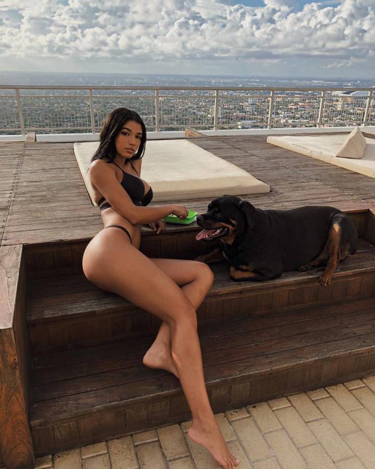 Hot Girls With Beautiful Long Legs