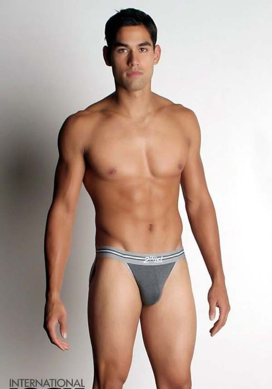 A little surprise for the ladies (49 pics)