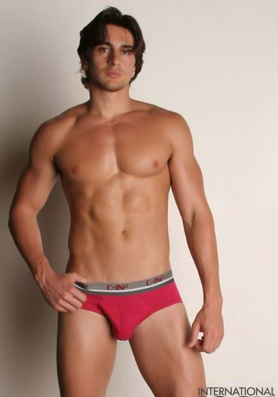 A little surprise for the ladies (49 pics)