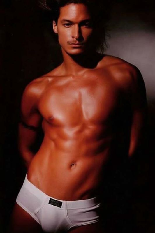 A little surprise for the ladies (49 pics)