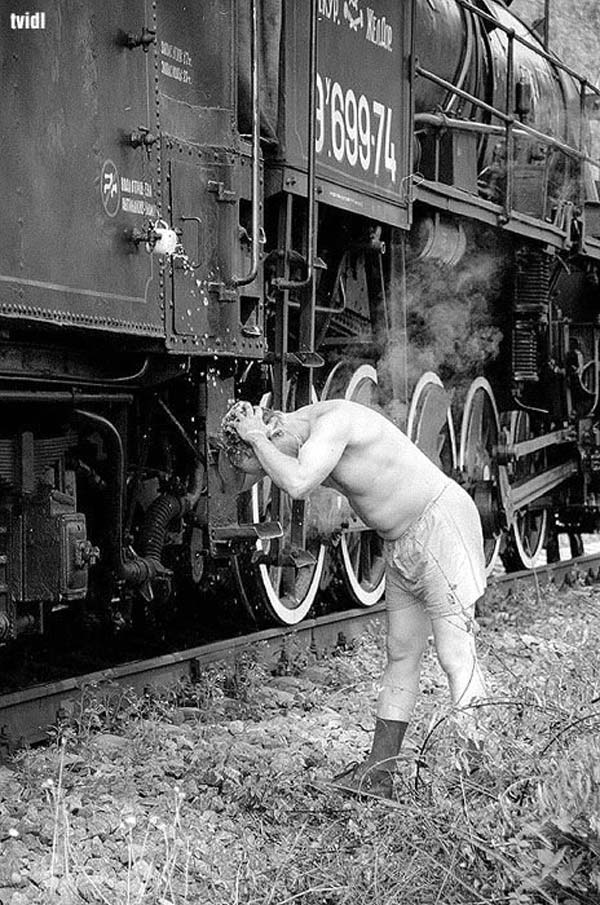 Pictures taken by surprise. Part 2 (67 pics)