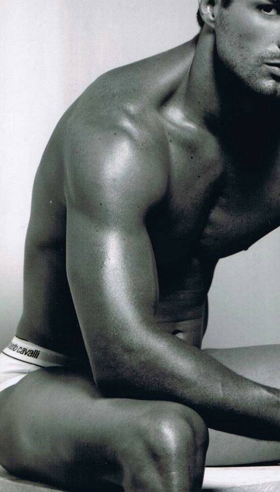 Special women: Hot men for St. Valentine’s Day (57 pics)