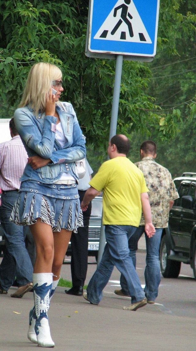 Friday entry with pretty girls (53 pics)