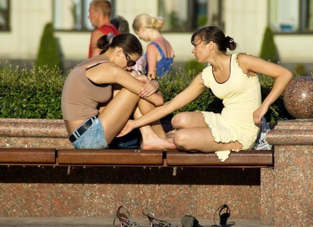 Friday entry with pretty girls (53 pics)