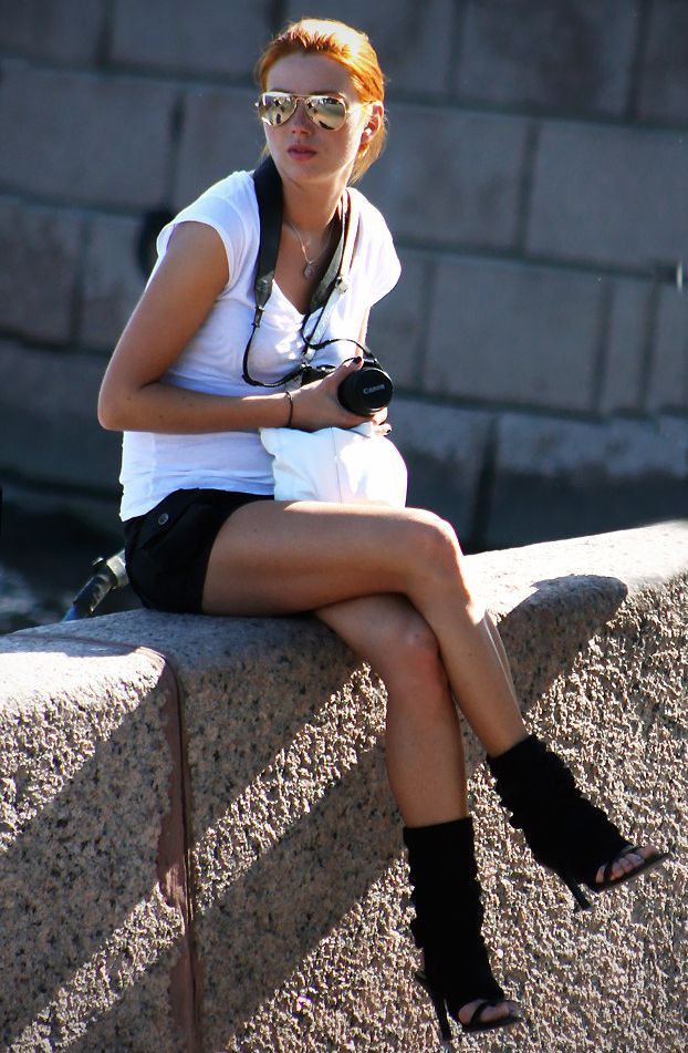 Friday entry with pretty girls (53 pics)