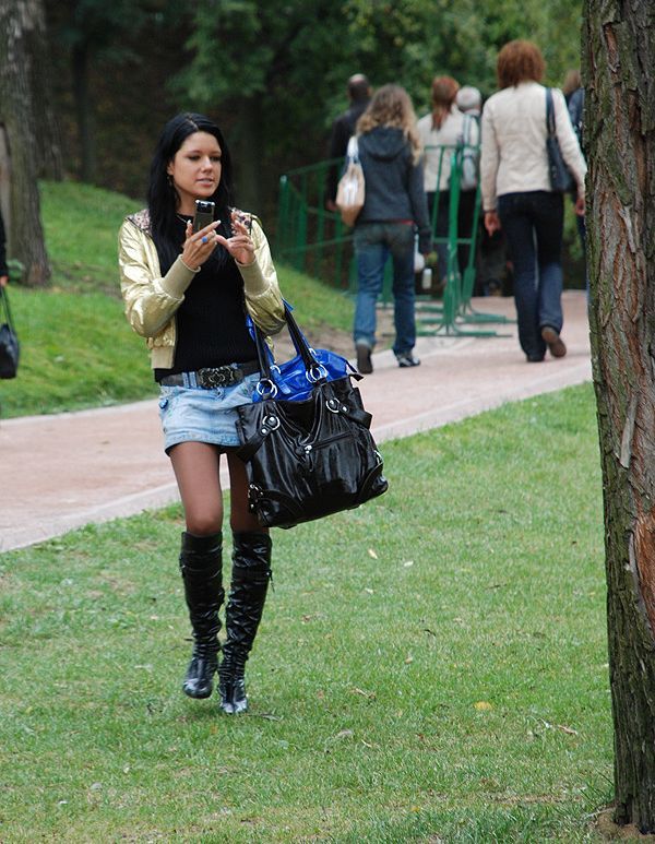 Friday entry with pretty girls (53 pics)