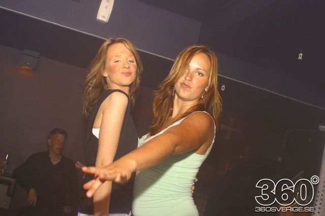 Swedish girls at the night clubs (55 pics)
