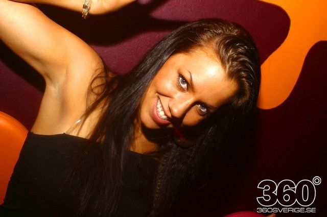 Swedish girls at the night clubs (55 pics)