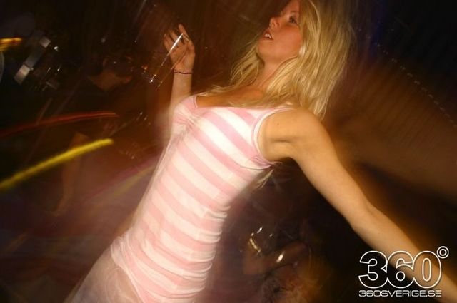 Swedish girls at the night clubs (55 pics)