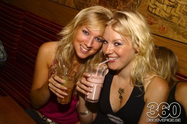 Swedish girls at the night clubs (55 pics)