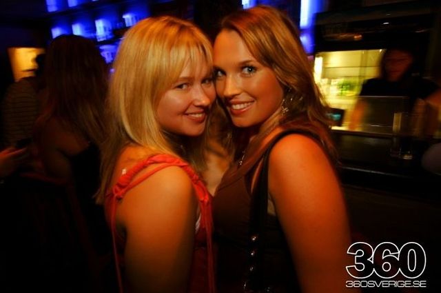 Swedish girls at the night clubs (55 pics)