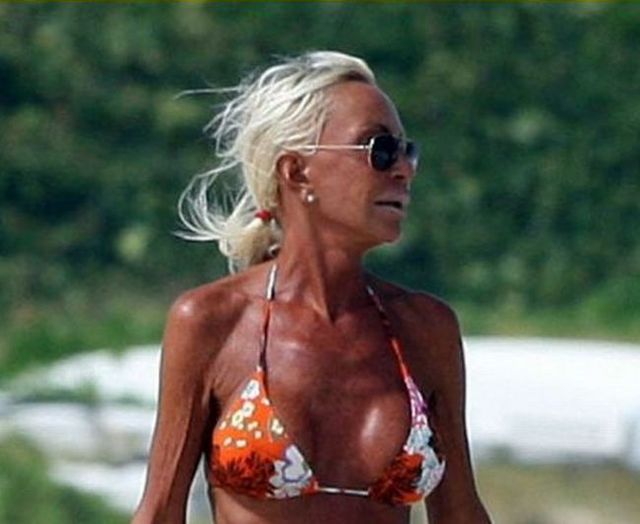 Donatella Versace on the French Riviera (5 pics)