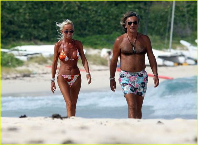 Donatella Versace on the French Riviera (5 pics)