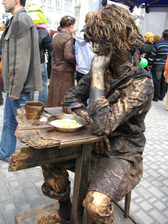 Living Statues Championship (30 pics)
