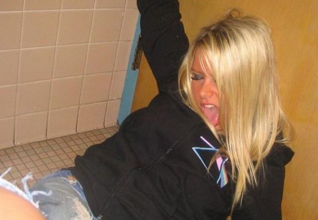 Girls on Friday and Saturday (21 pics)