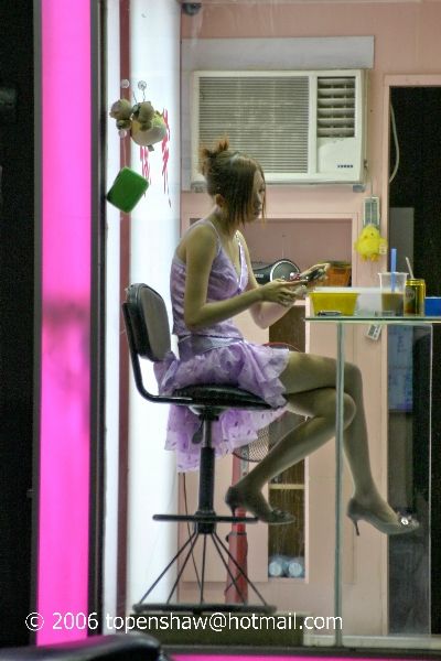 Incredible Taiwanese culture - Betel nut girls (53 pics)