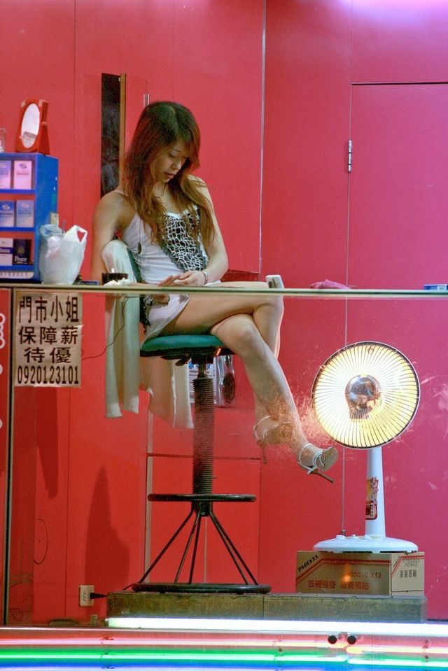 Incredible Taiwanese culture - Betel nut girls (53 pics)