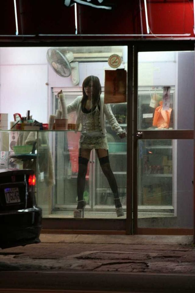 Incredible Taiwanese culture - Betel nut girls (53 pics)