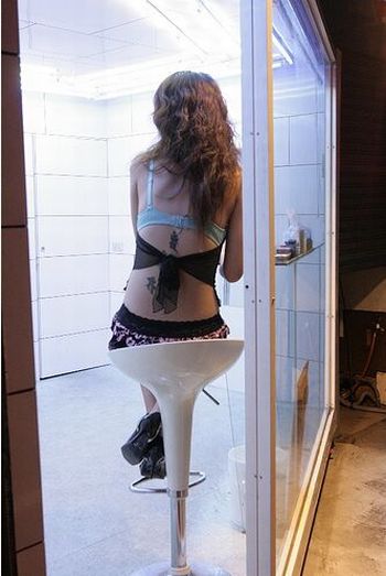 Incredible Taiwanese culture - Betel nut girls (53 pics)