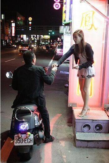 Incredible Taiwanese culture - Betel nut girls (53 pics)