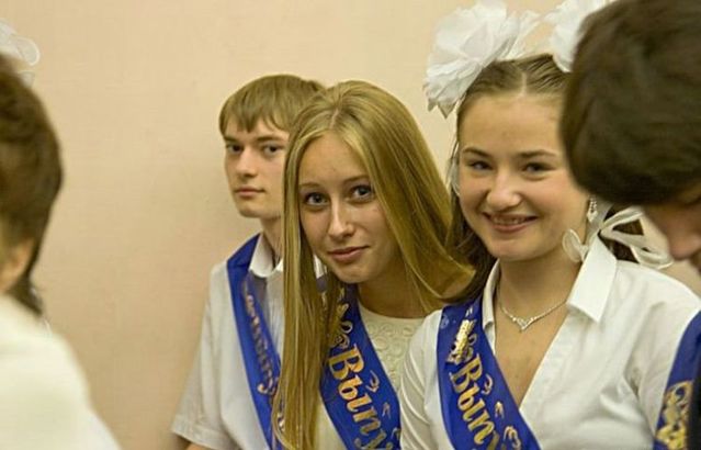 How Russian youth celebrates their graduation day (60 pics)