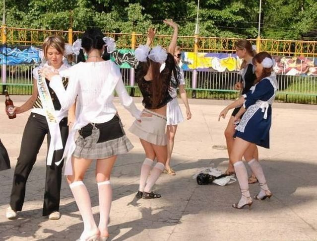 How Russian youth celebrates their graduation day (60 pics)