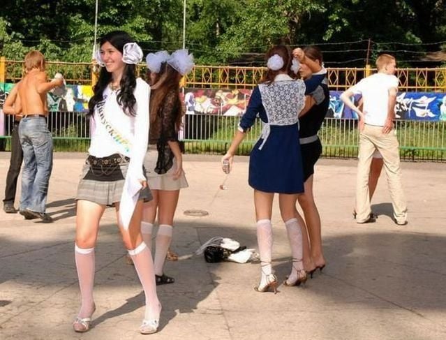 How Russian youth celebrates their graduation day (60 pics)