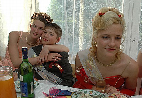 How Russian youth celebrates their graduation day (60 pics)