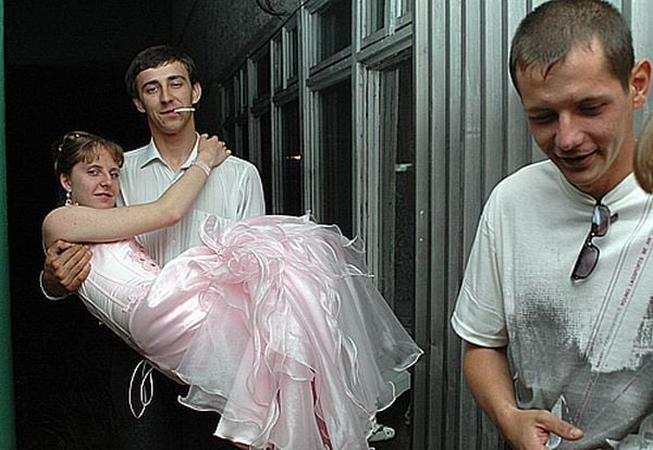 How Russian youth celebrates their graduation day (60 pics)