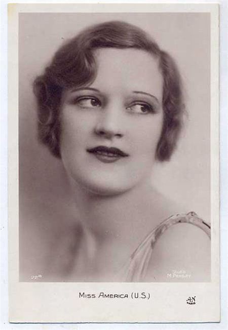 Former beauty contest participant (13 pics)