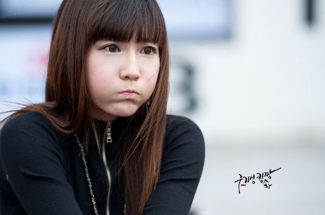 How they pose in Asia (64 pics)