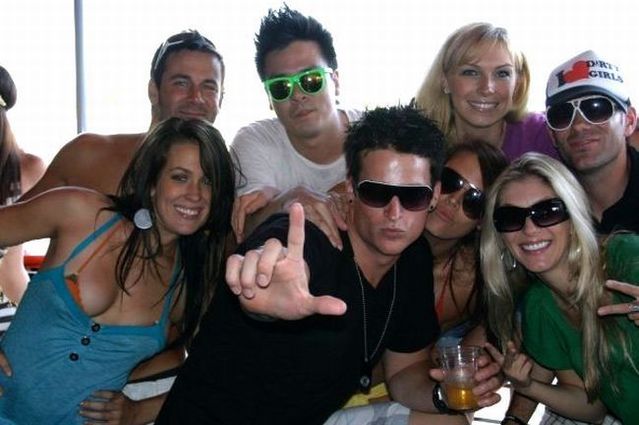 Do you like douchebags? (67 pics)