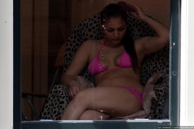 Red lights street (28 pics)