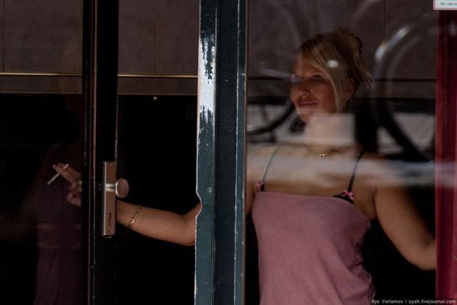 Red lights street (28 pics)