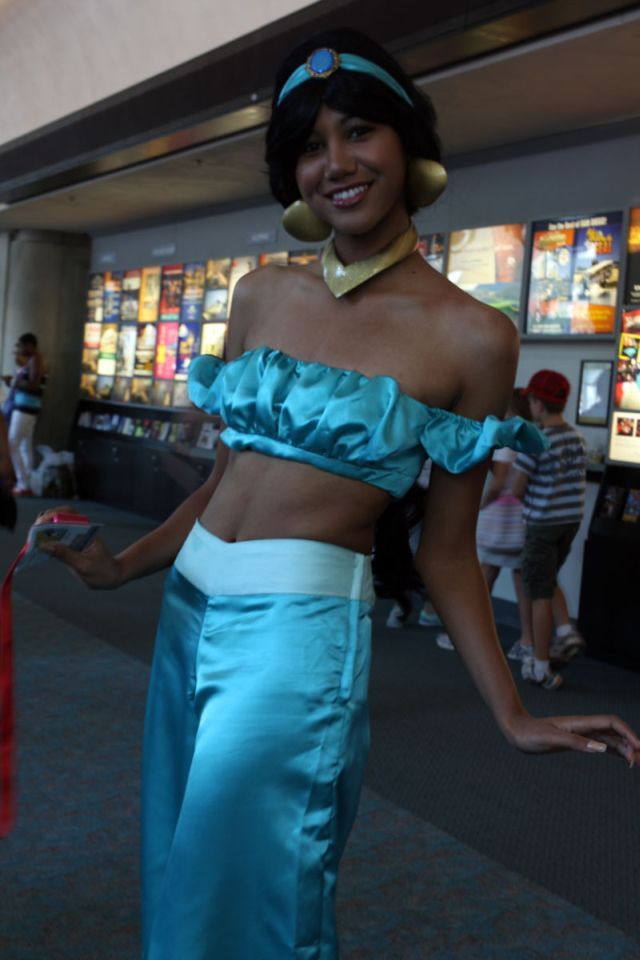 The girls at Comic-Con 2009 (42 pics)