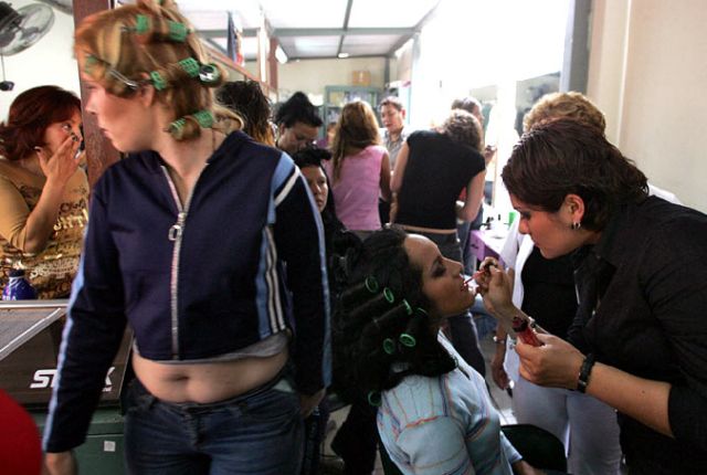 Inside look at prison pageants (15 pics)