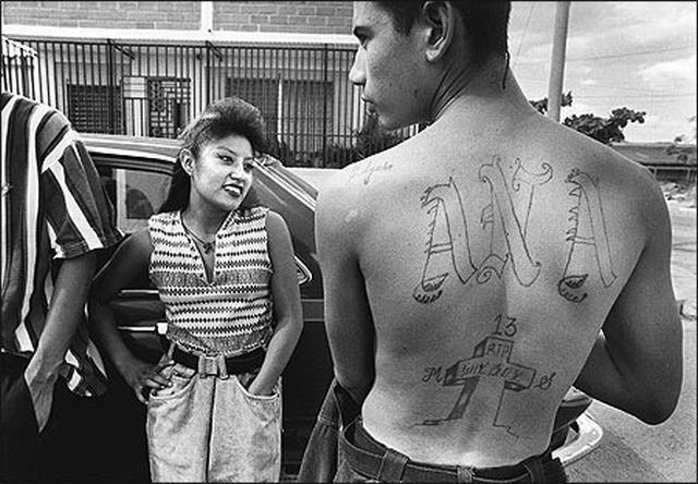 Beautiful black and white photographs of youth involved in gangs by Donna De Cesare (27 pics)