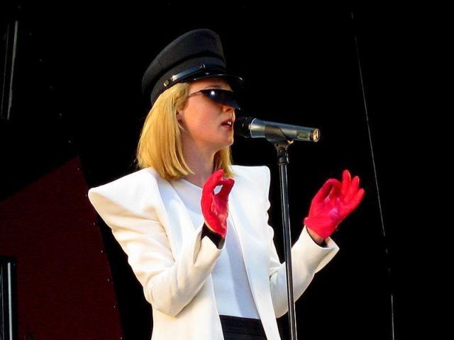 Lady Gaga vs Roisin Murphy (39 pics)