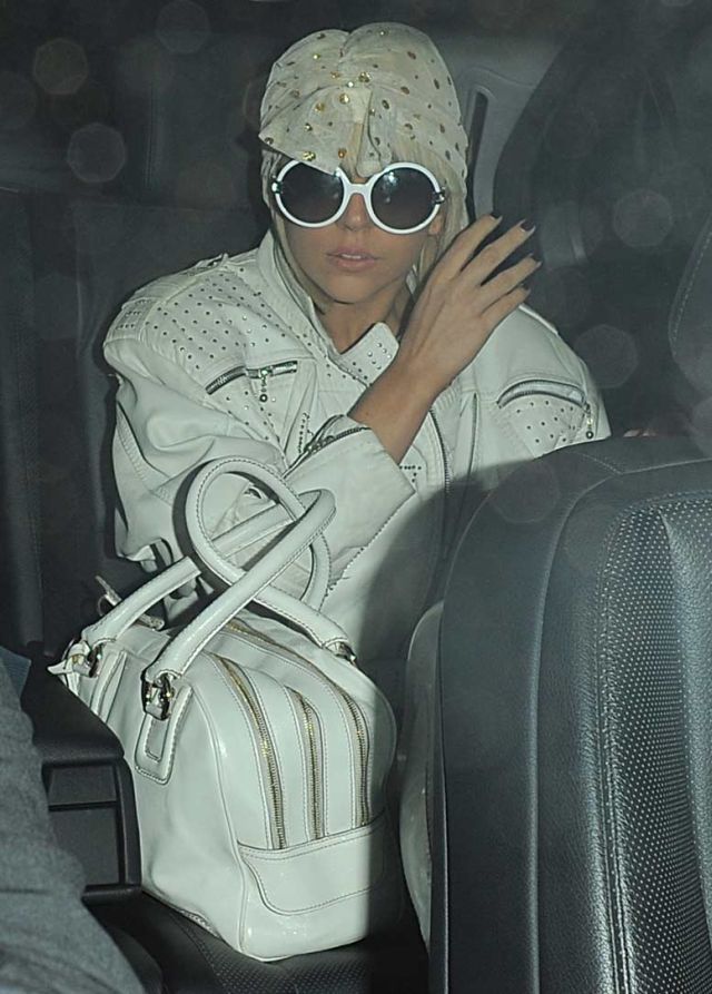 Lady Gaga vs Roisin Murphy (39 pics)