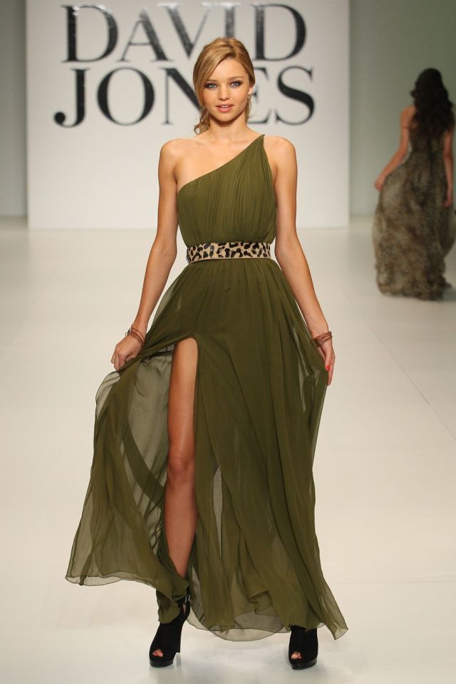 Miranda Kerr at a fashion show in Melbourne (19 pics)