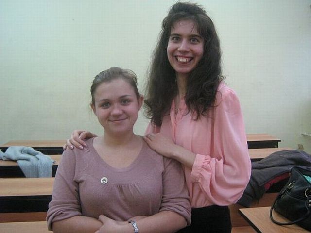 Girl with funny teeth (10 pics)