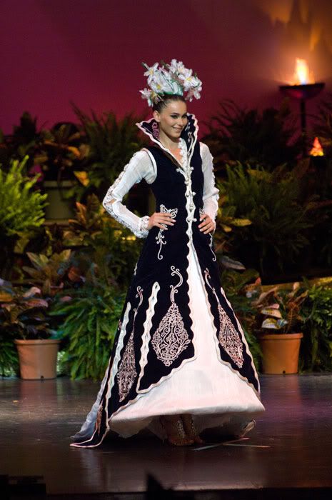 National costumes at Miss Universe 2009 (50 pics)