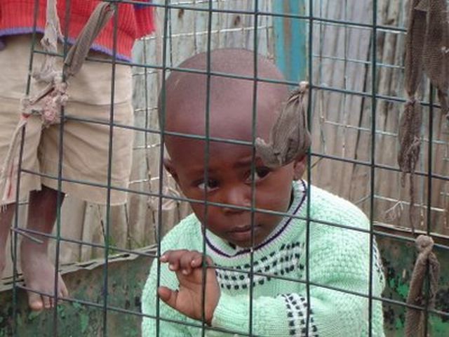 Children in cages (30 pics)